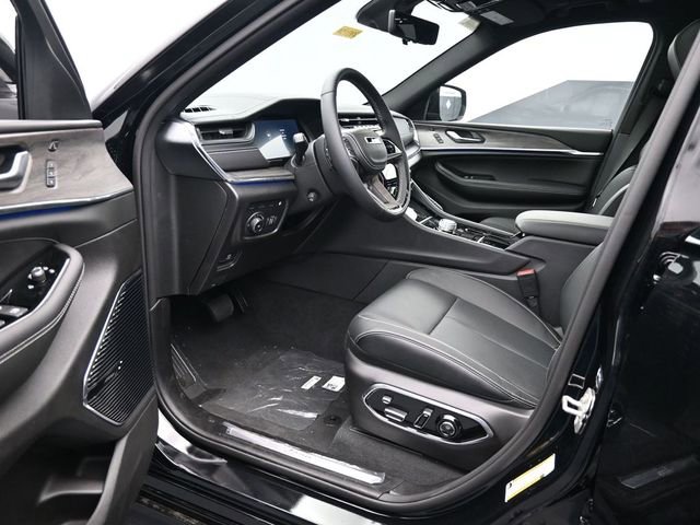 Used 2024 Jeep Grand Cherokee Overland w/ Advanced Protech Group III image 31