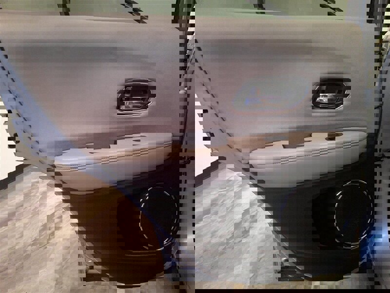 Used 2017 Honda HR-V EX image 28