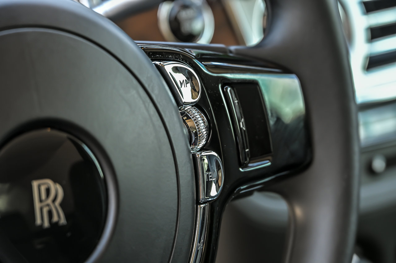 Used 2016 Rolls-Royce Dawn RWD image 30