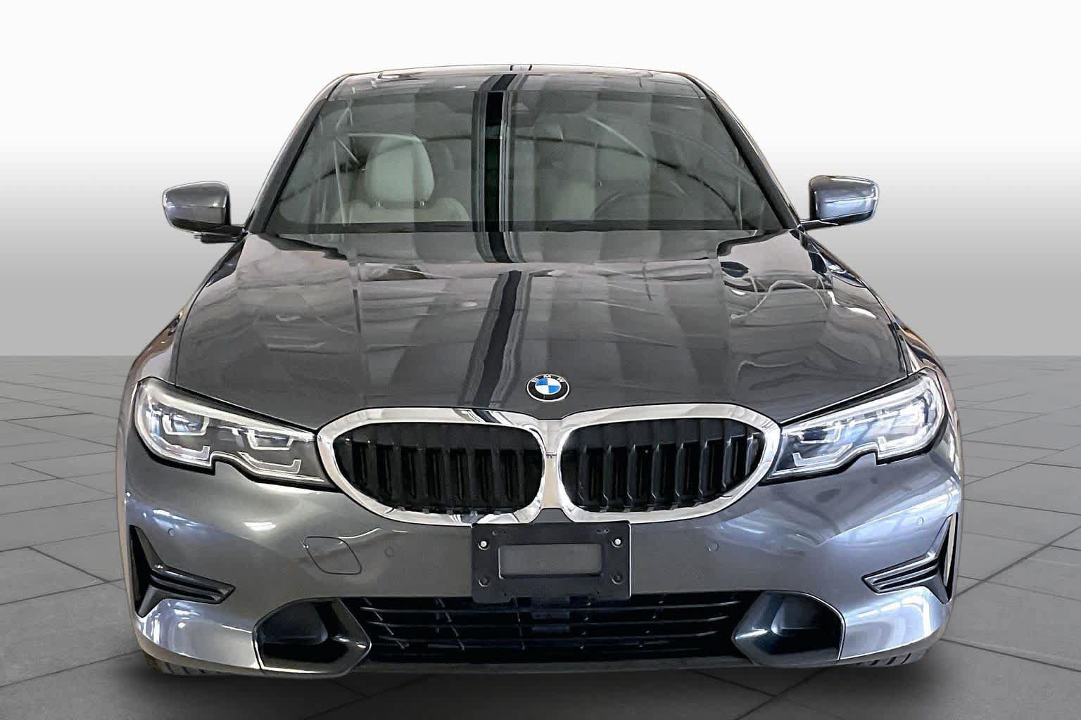 Used 2022 BMW 330i Sedan w/ Convenience Package RWD image 3