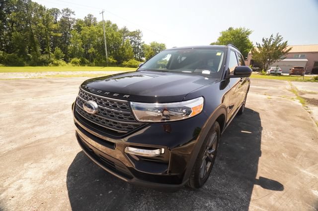 Used 2023 Ford Explorer XLT w/ Equipment Group 202A RWD image 7