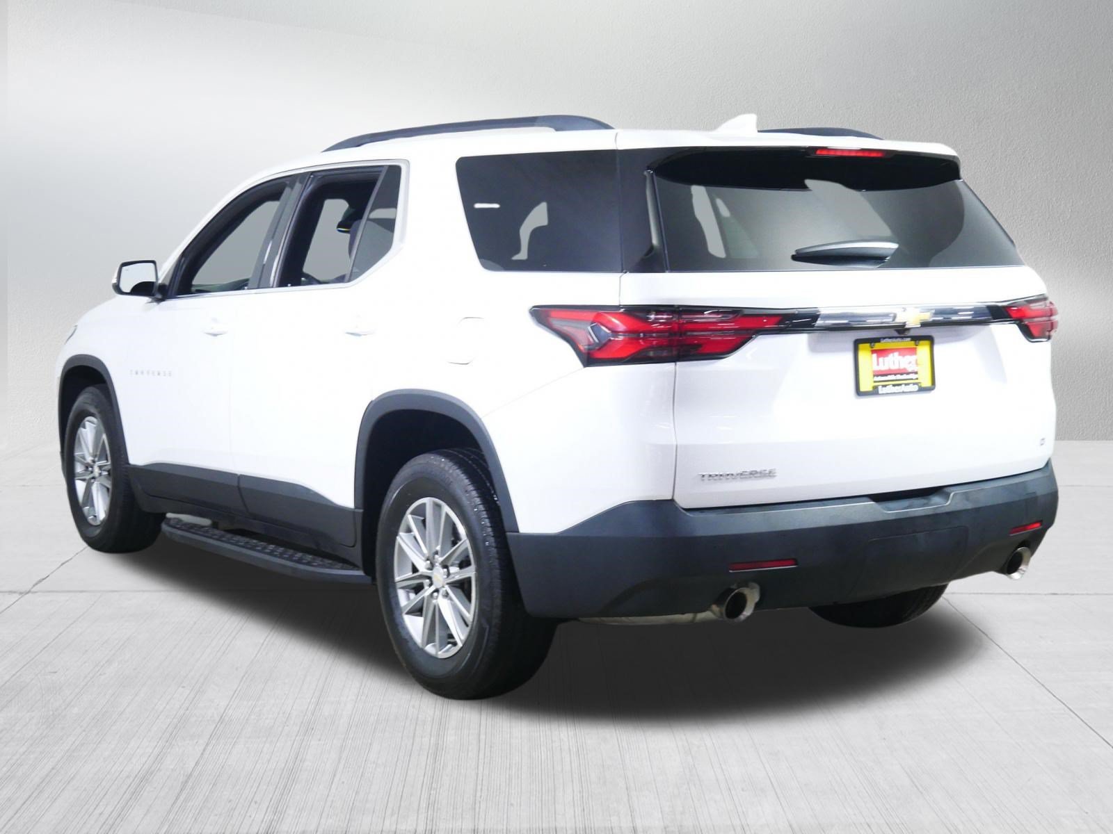 Used 2023 Chevrolet Traverse LT FWD image 5