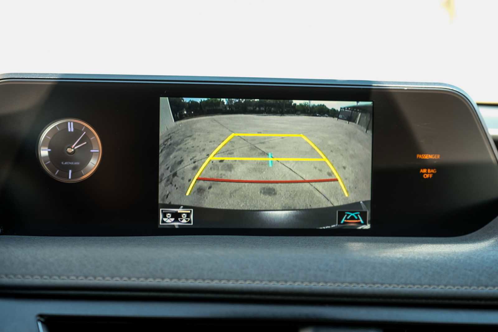 Used 2019 Lexus UX 200 image 22