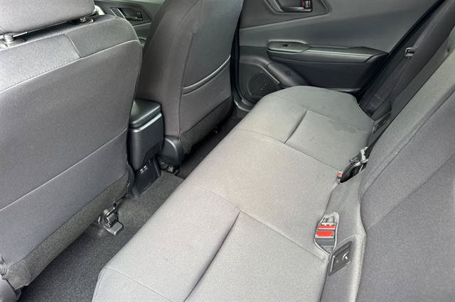 Used 2025 Toyota Prius LE FWD image 12