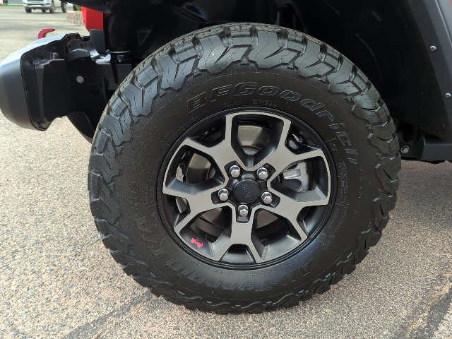 Used 2025 Jeep Wrangler Unlimited Rubicon AWD/4WD image 24