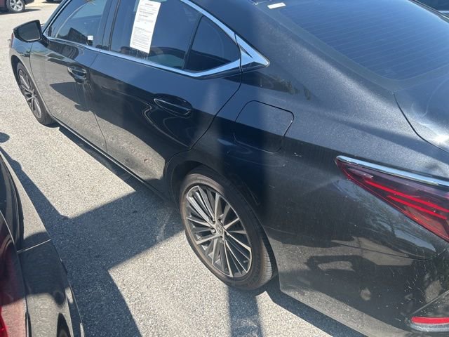Used 2024 Lexus ES 350 w/ Premium Package FWD image 2