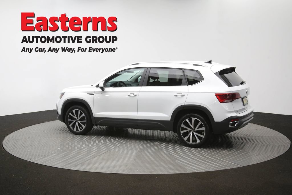 Used 2024 Volkswagen Taos SE FWD image 61