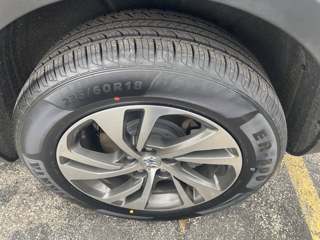 Used 2023 Buick Envision Essence image 35