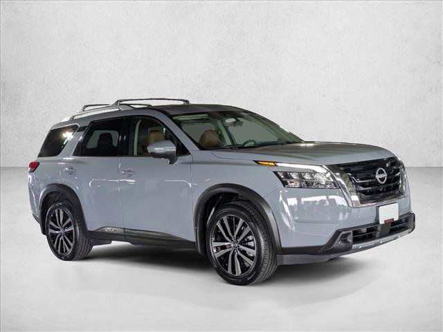 Used 2023 Nissan Pathfinder Platinum w/ Cargo Package FWD image 3