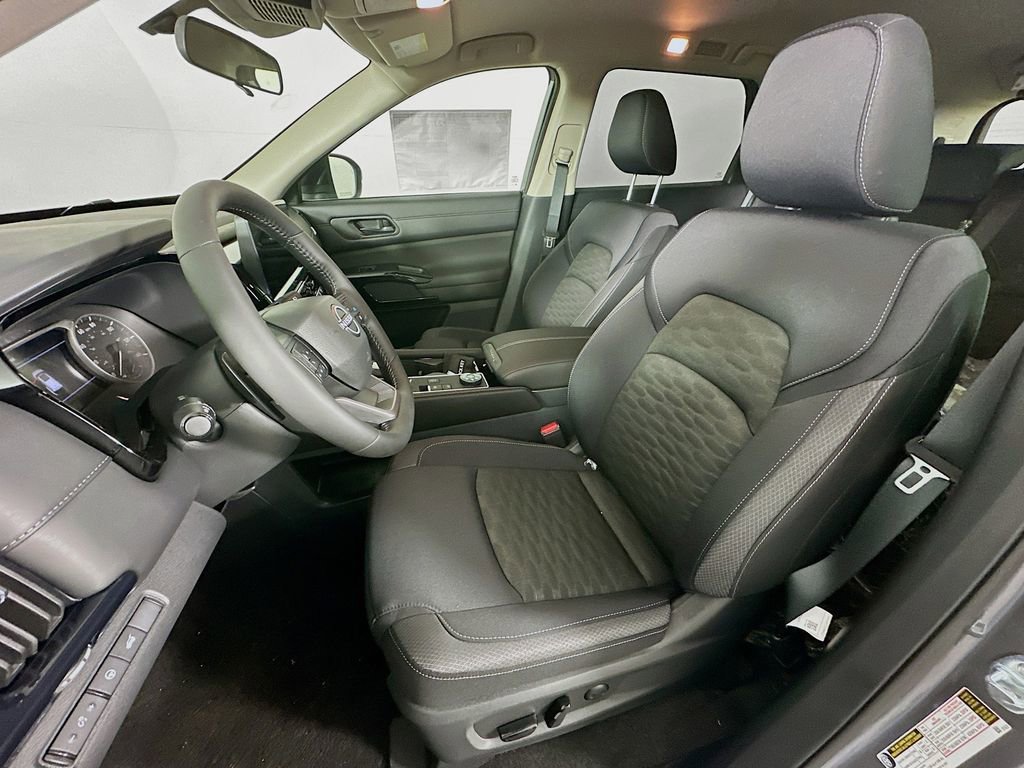 New 2026 Nissan Pathfinder SV image 28