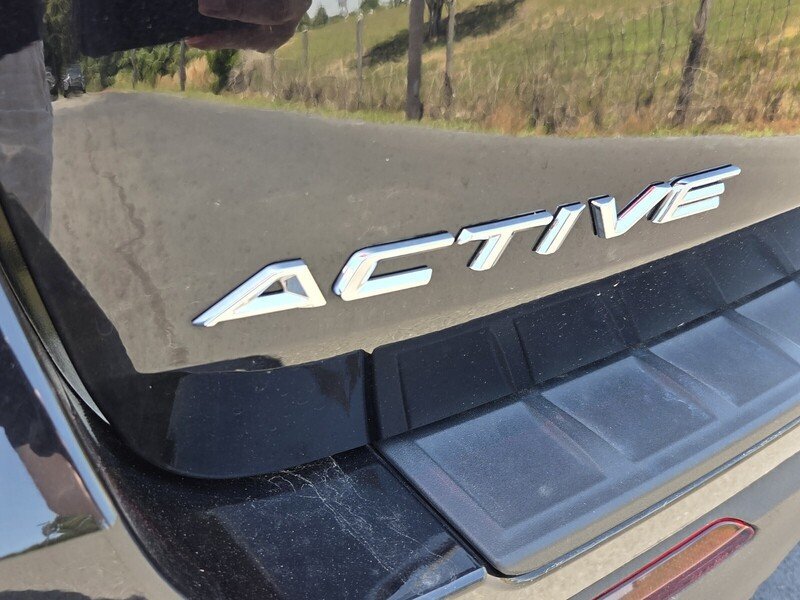 Used 2025 Ford Explorer Active RWD image 11