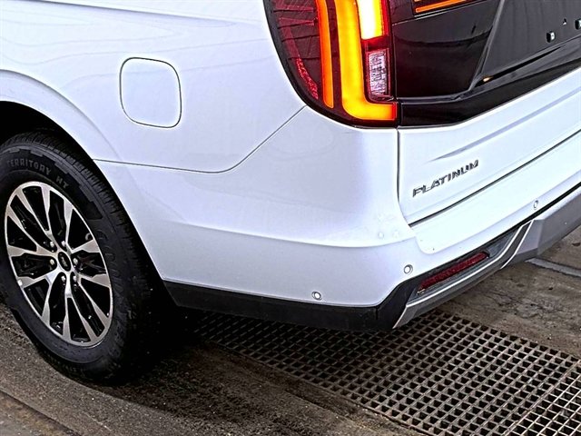 Used 2025 Ford Expedition Max Platinum image 17