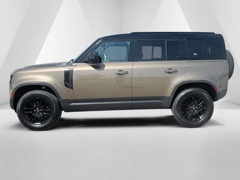 Used 2023 Land Rover Defender 110 S AWD/4WD image 4