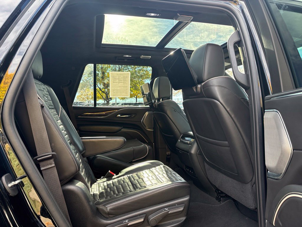 Used 2021 Cadillac Escalade Sport Platinum AWD/4WD image 25