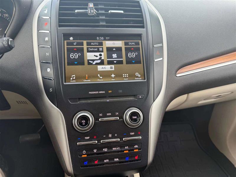 Used 2016 Lincoln MKC Reserve w/ Lincoln MKC Climate Package image 37