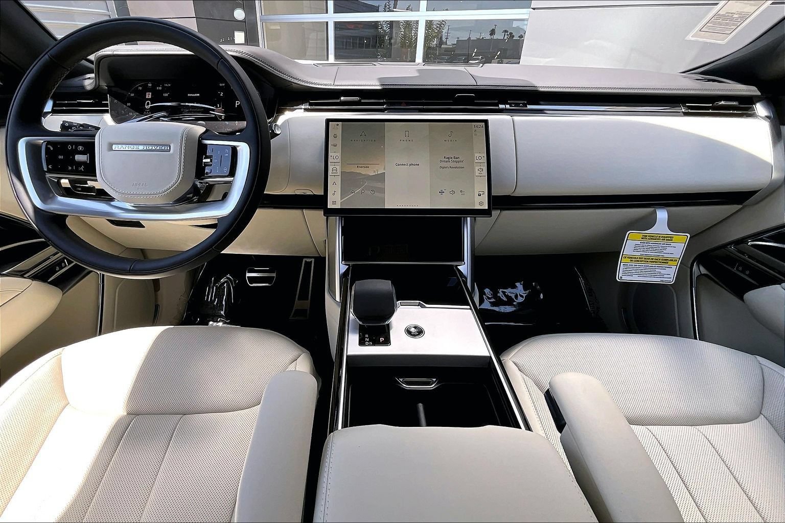 New 2026 Land Rover Range Rover Long Wheelbase SE AWD/4WD image 5
