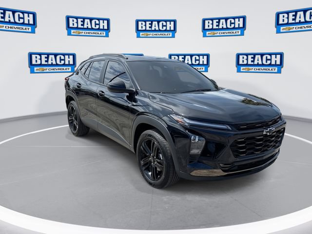 Used 2025 Chevrolet Trax ACTIV w/ Sunroof Package FWD image 2