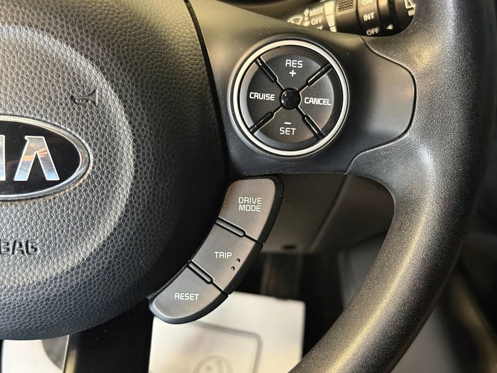 Used 2017 Kia Soul + FWD image 12