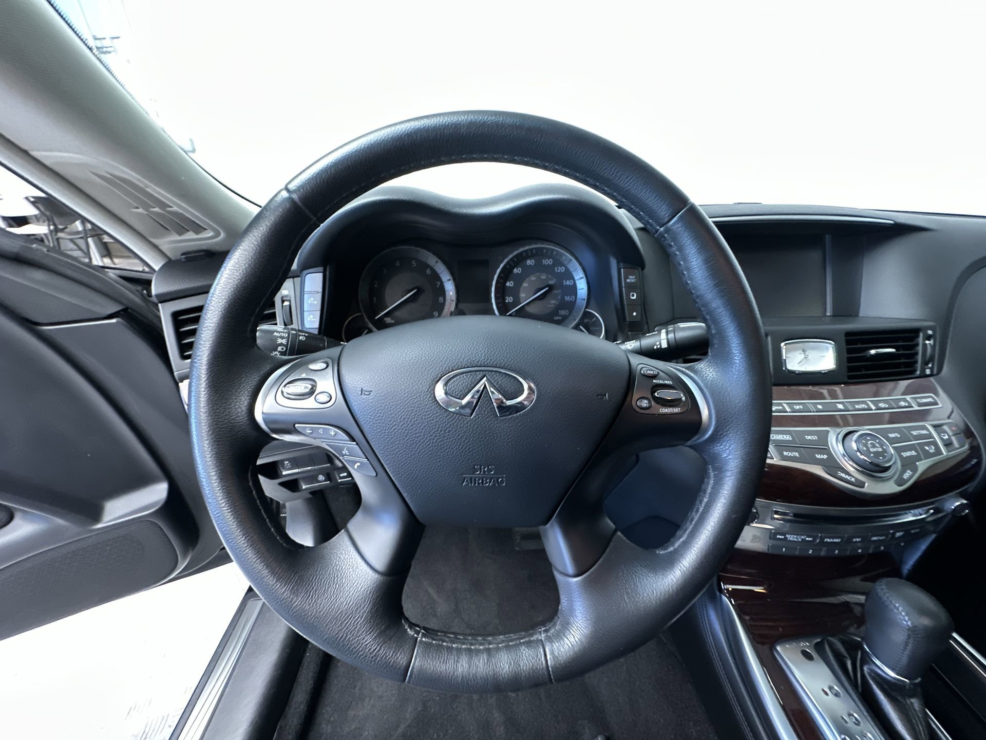 Used 2016 INFINITI Q70 3.7 AWD/4WD image 15