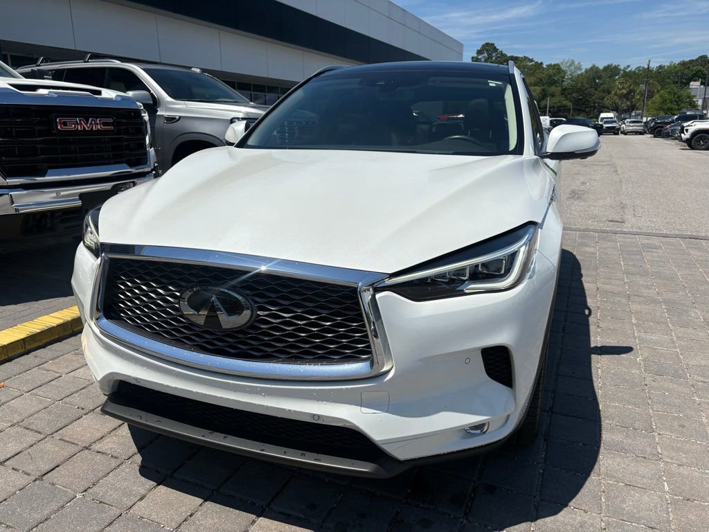 Used 2023 INFINITI QX50 Sensory AWD/4WD image 2