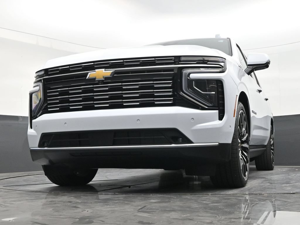 Used 2026 Chevrolet Suburban High Country AWD/4WD image 26