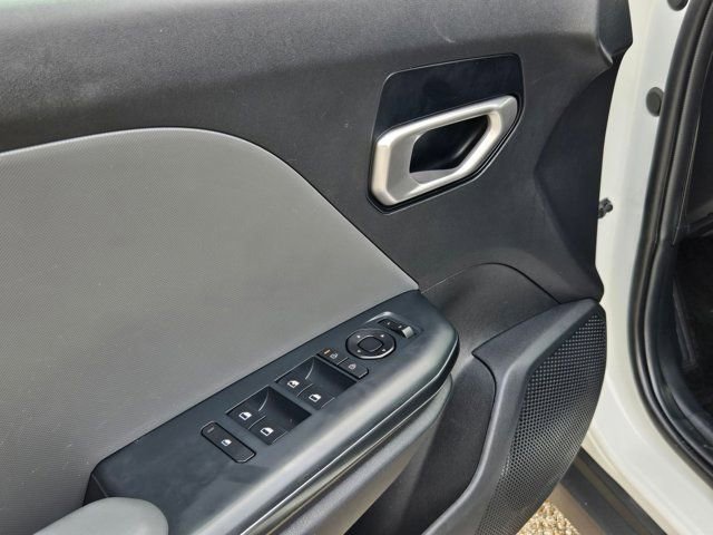 Used 2025 Kia K4 FWD image 14