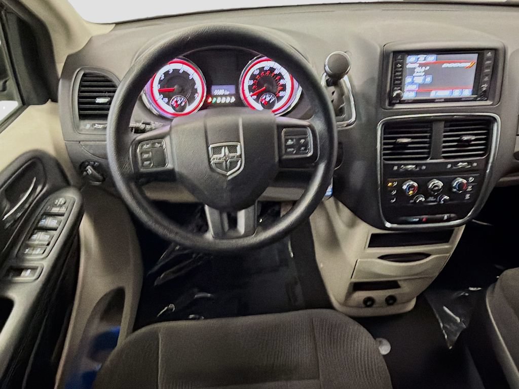 Used 2019 Dodge Grand Caravan SE w/ UConnect Hands-Free Group FWD image 18