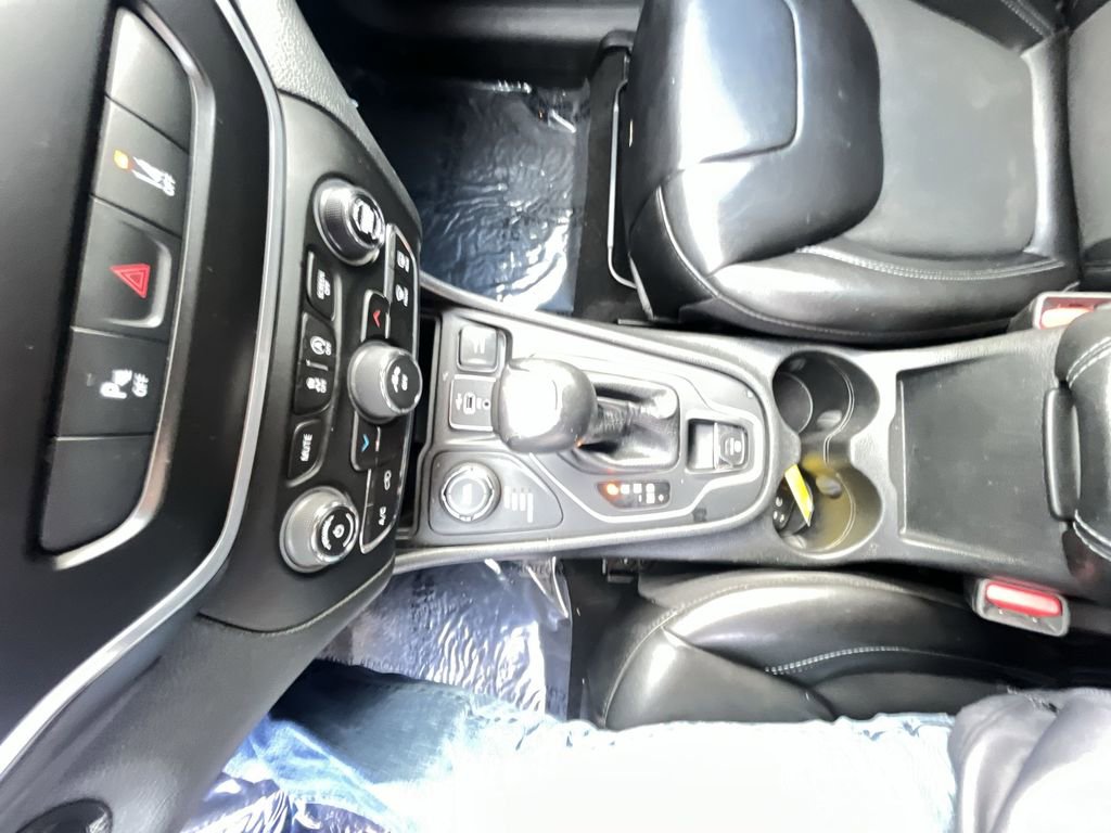 Used 2021 Jeep Cherokee Latitude Plus image 19