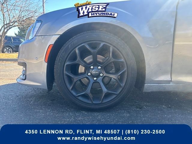 Used 2018 Chrysler 300 S w/ 300S Premium Group image 21
