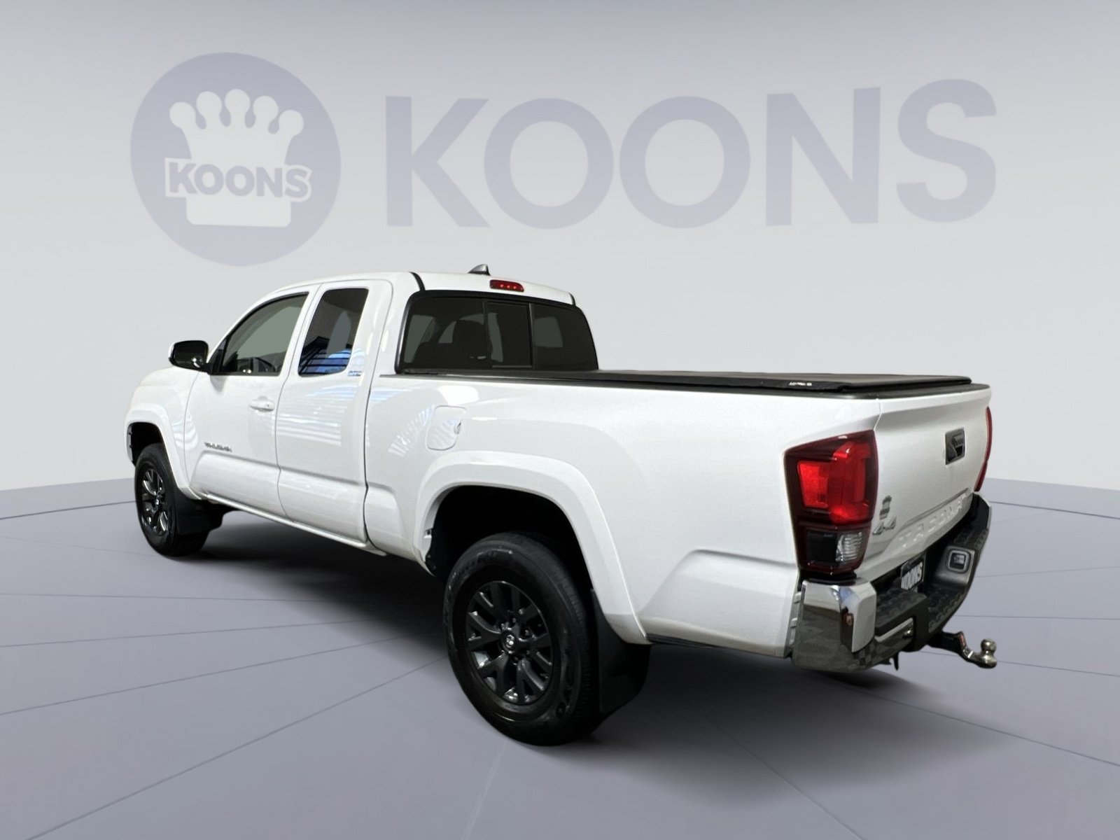Used 2022 Toyota Tacoma SR5 w/ SR5 Appearance Package (SM) AWD/4WD image 8