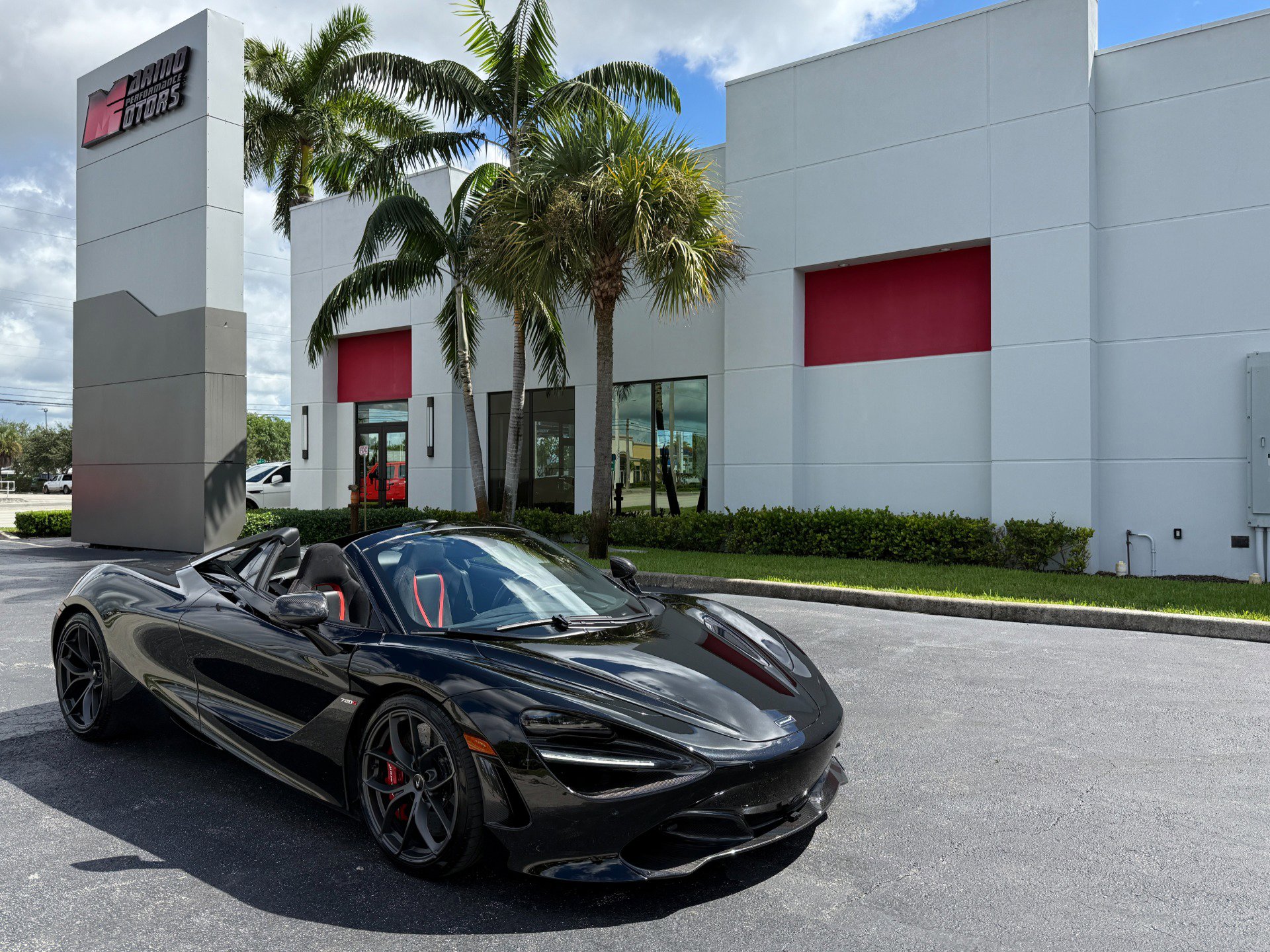 Used 2021 McLaren 720S Performance image 1