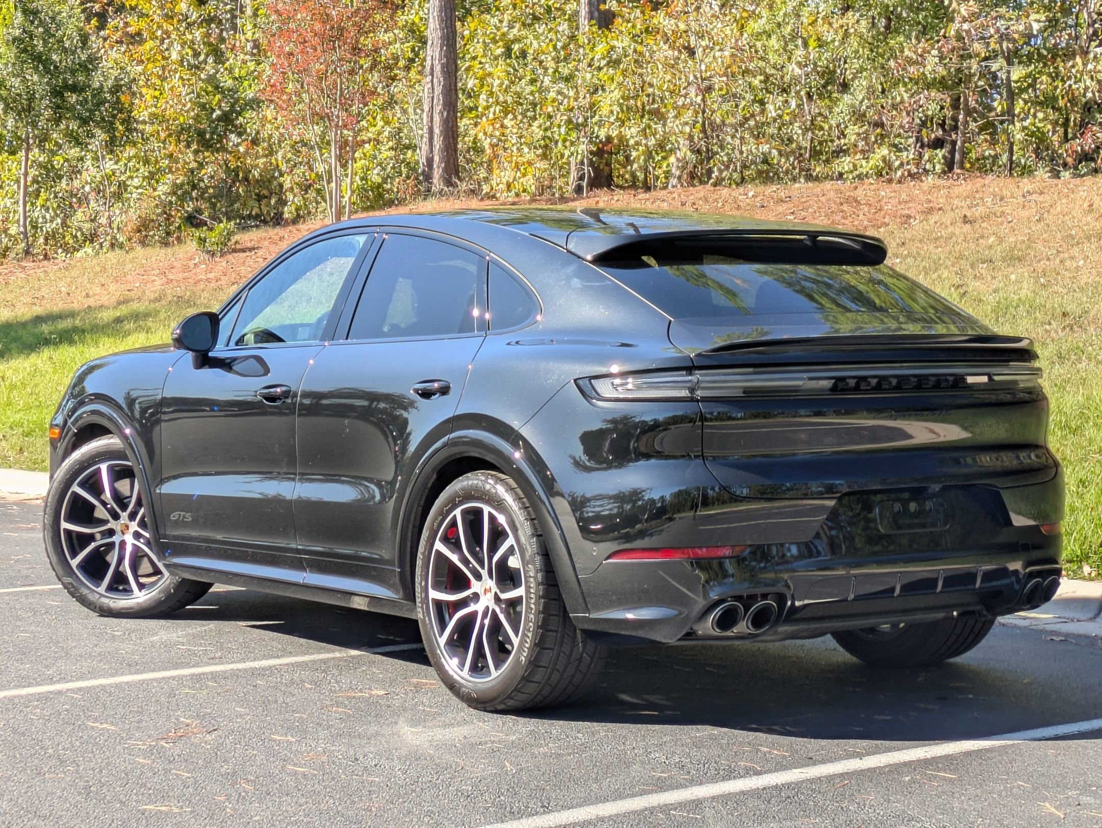 Used 2025 Porsche Cayenne GTS AWD/4WD image 3