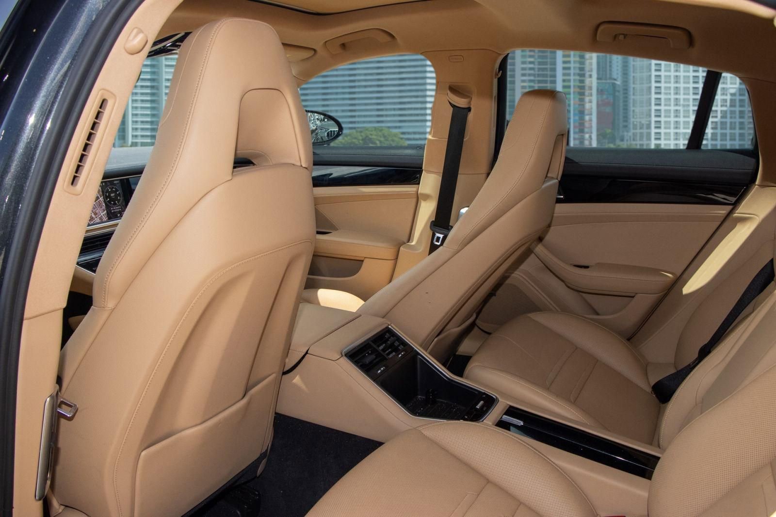 Used 2019 Porsche Panamera 4 AWD/4WD image 10