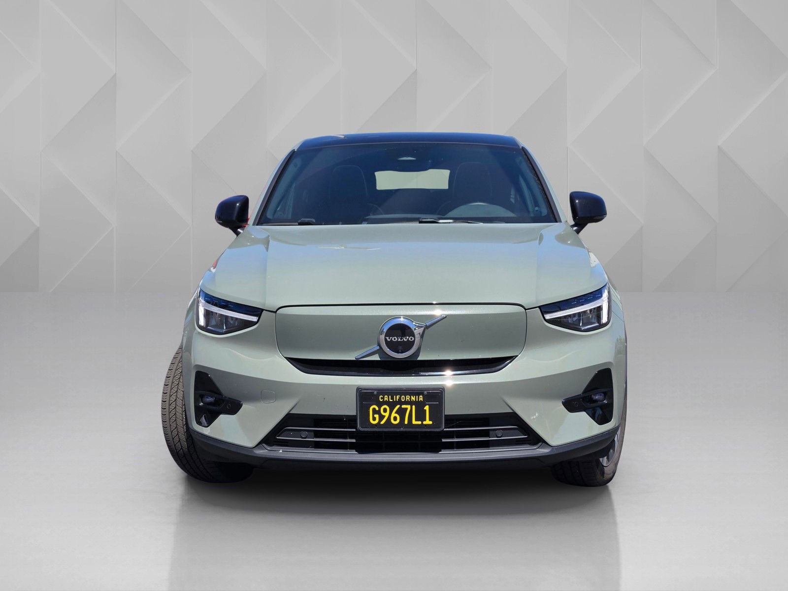Used 2023 Volvo C40 P8 Recharge Plus AWD/4WD image 2