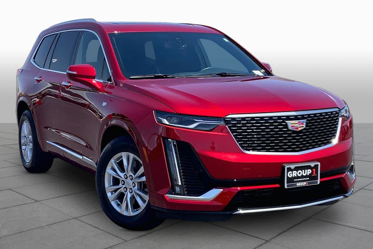 Used 2025 Cadillac XT6 Luxury FWD image 3