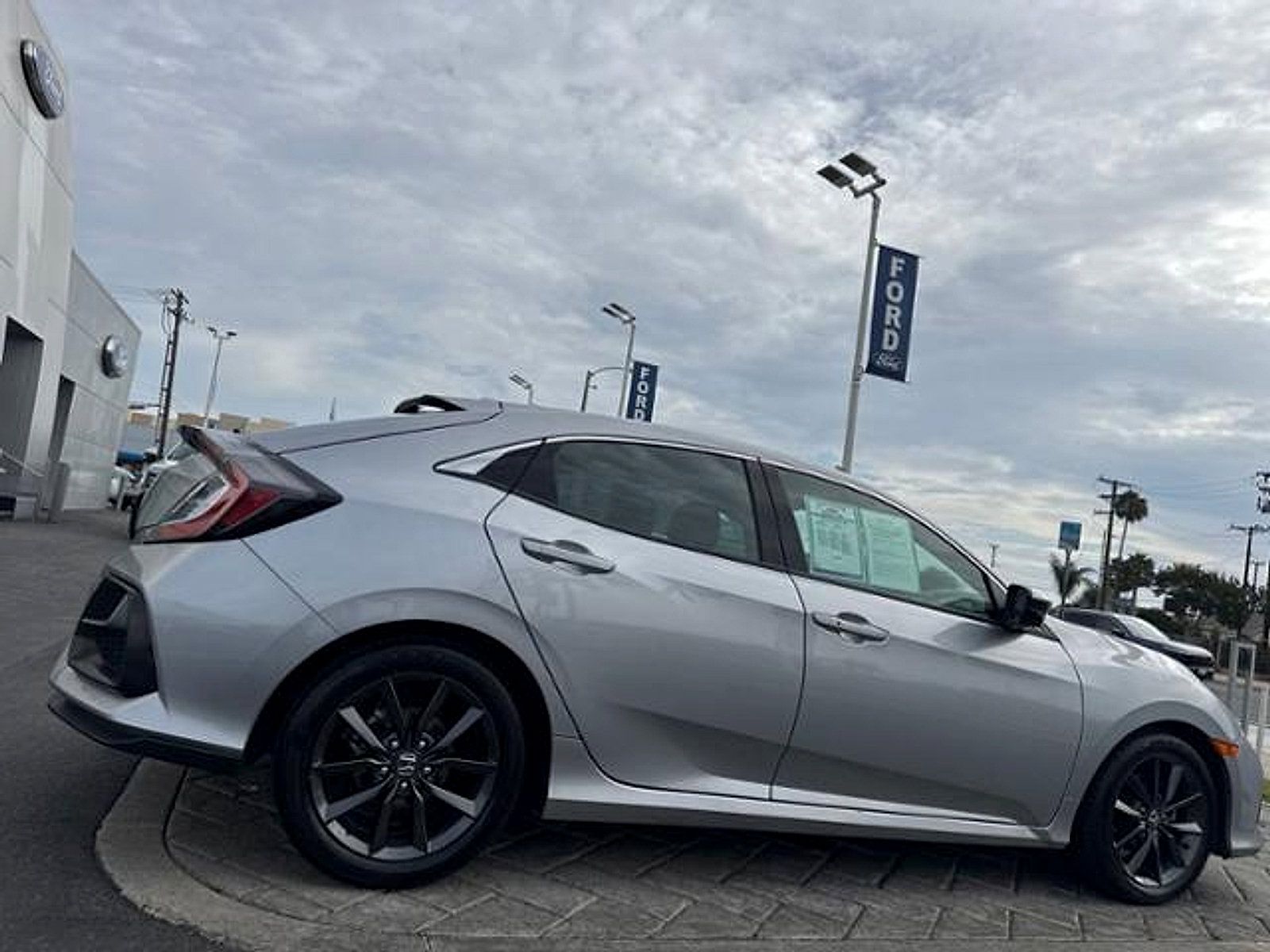 Used 2020 Honda Civic EX image 2