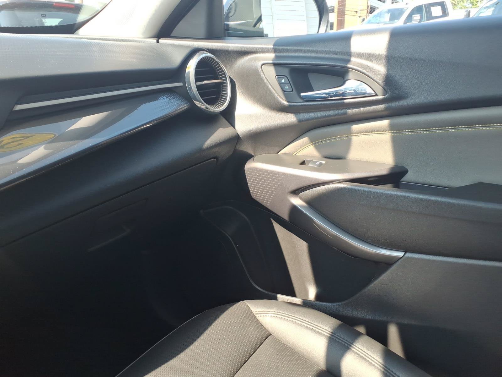Used 2025 Chevrolet Trax ACTIV FWD image 26