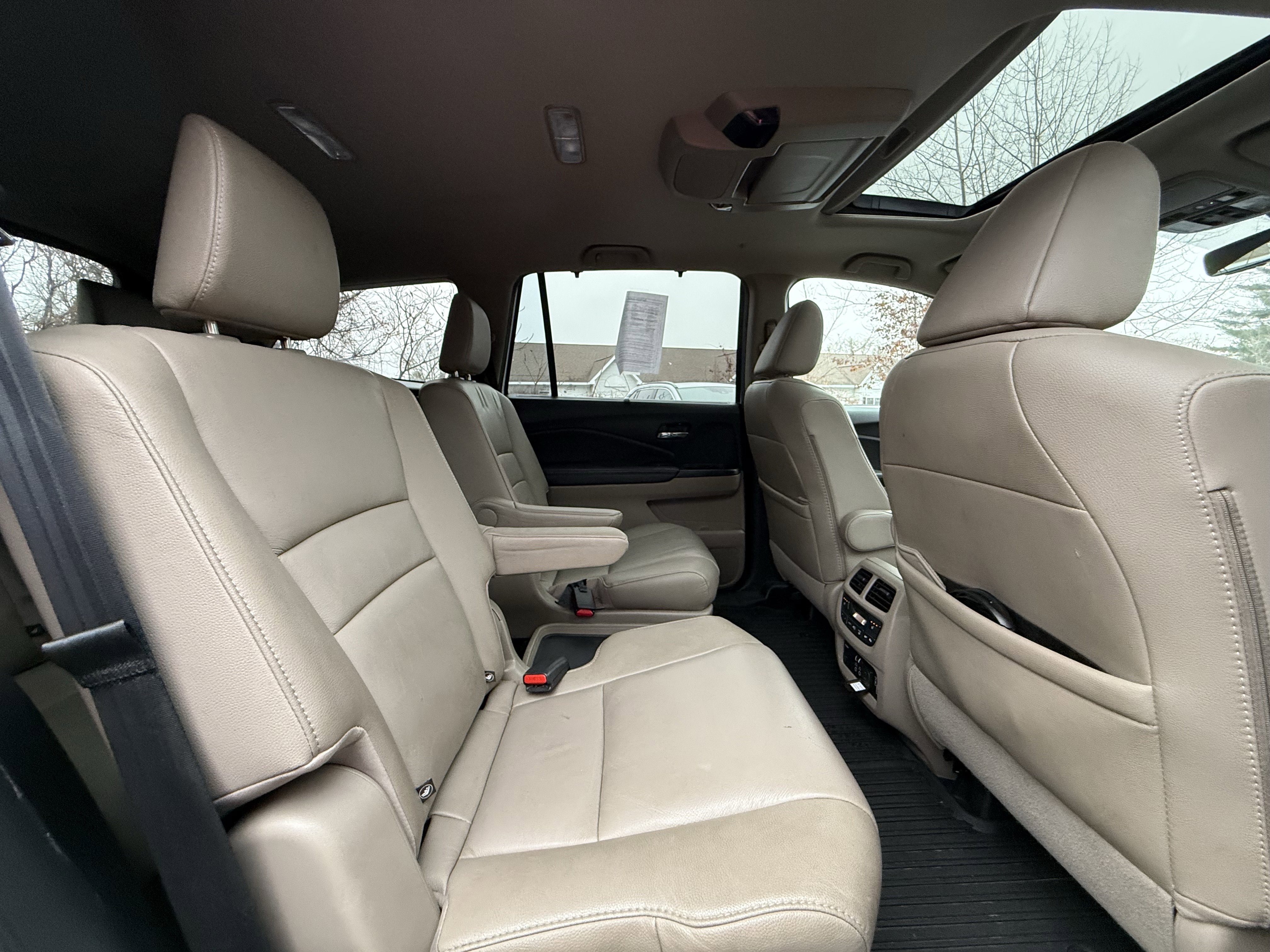 Used 2020 Honda Pilot Touring image 40