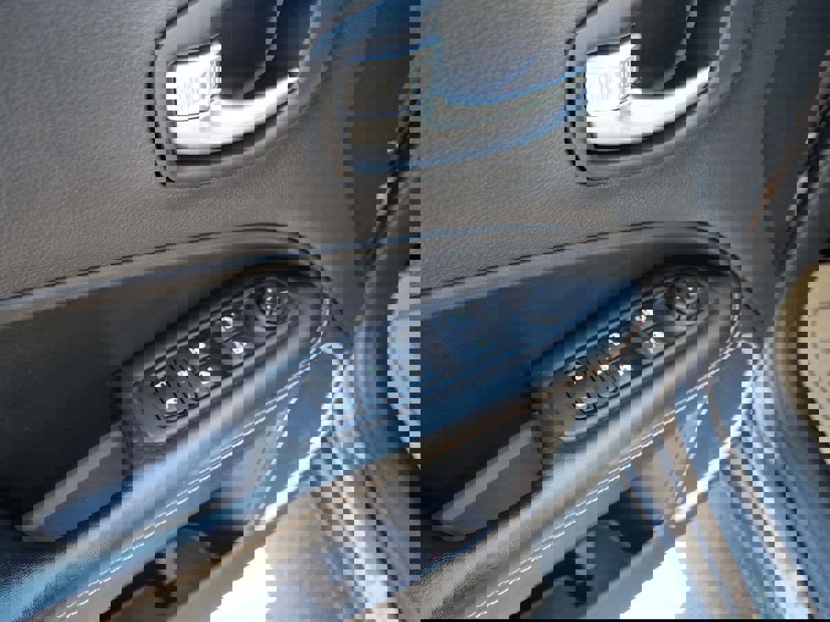 Used 2020 Jeep Compass Latitude image 12