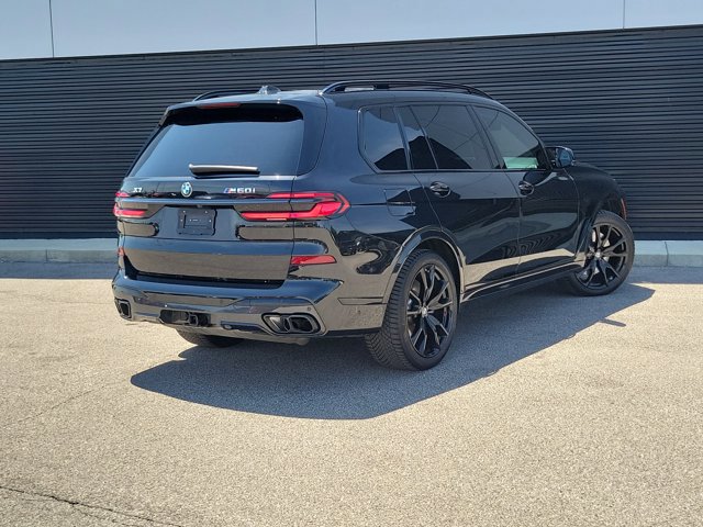 Used 2024 BMW X7 M60i AWD/4WD image 3