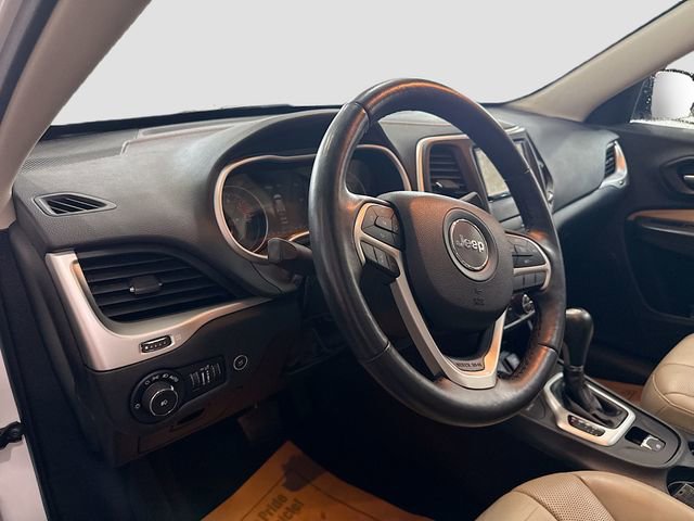 Used 2016 Jeep Cherokee Limited w/ Luxury Group AWD/4WD image 10