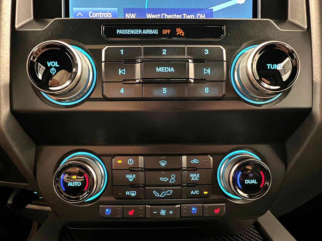 Used 2019 Ford F150 Raptor w/ Equipment Group 802A Luxury image 21