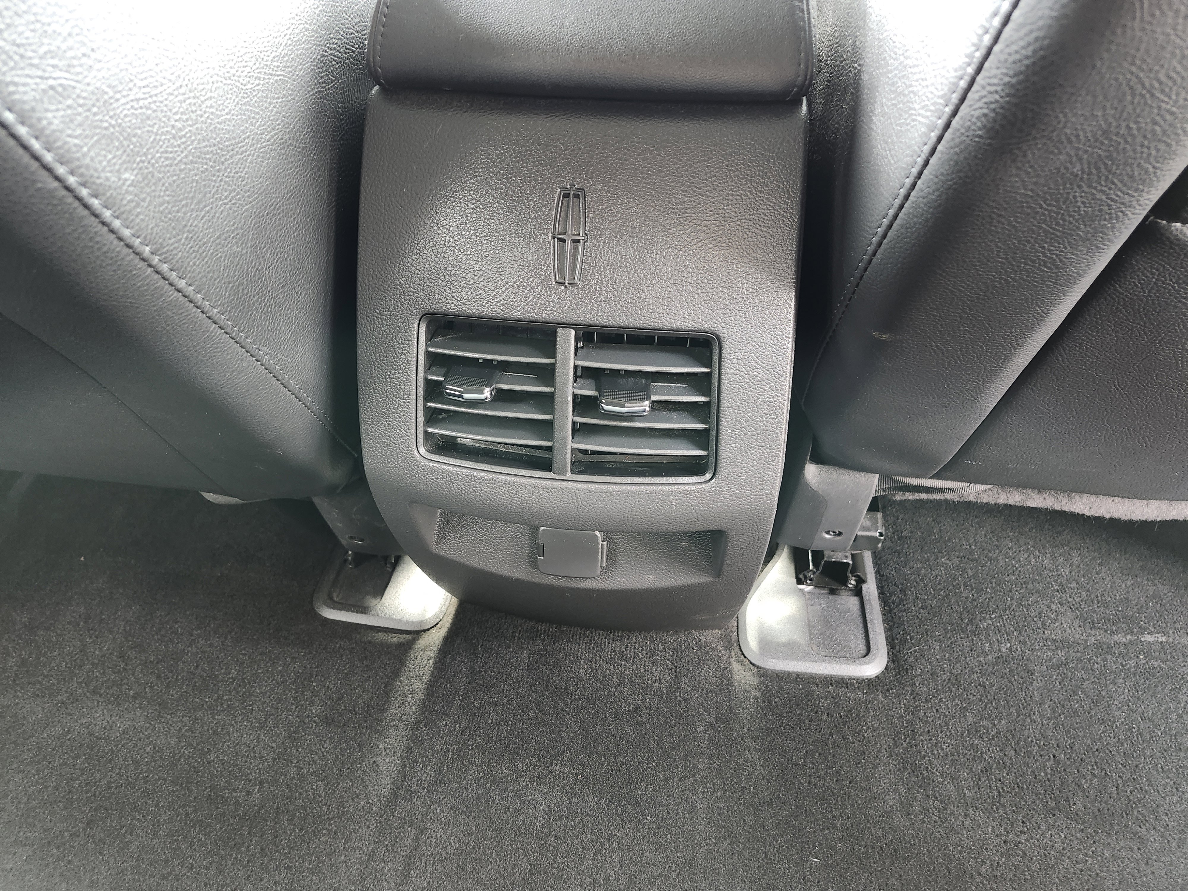 Used 2014 Lincoln MKX AWD w/ Equipment Group 101A image 24