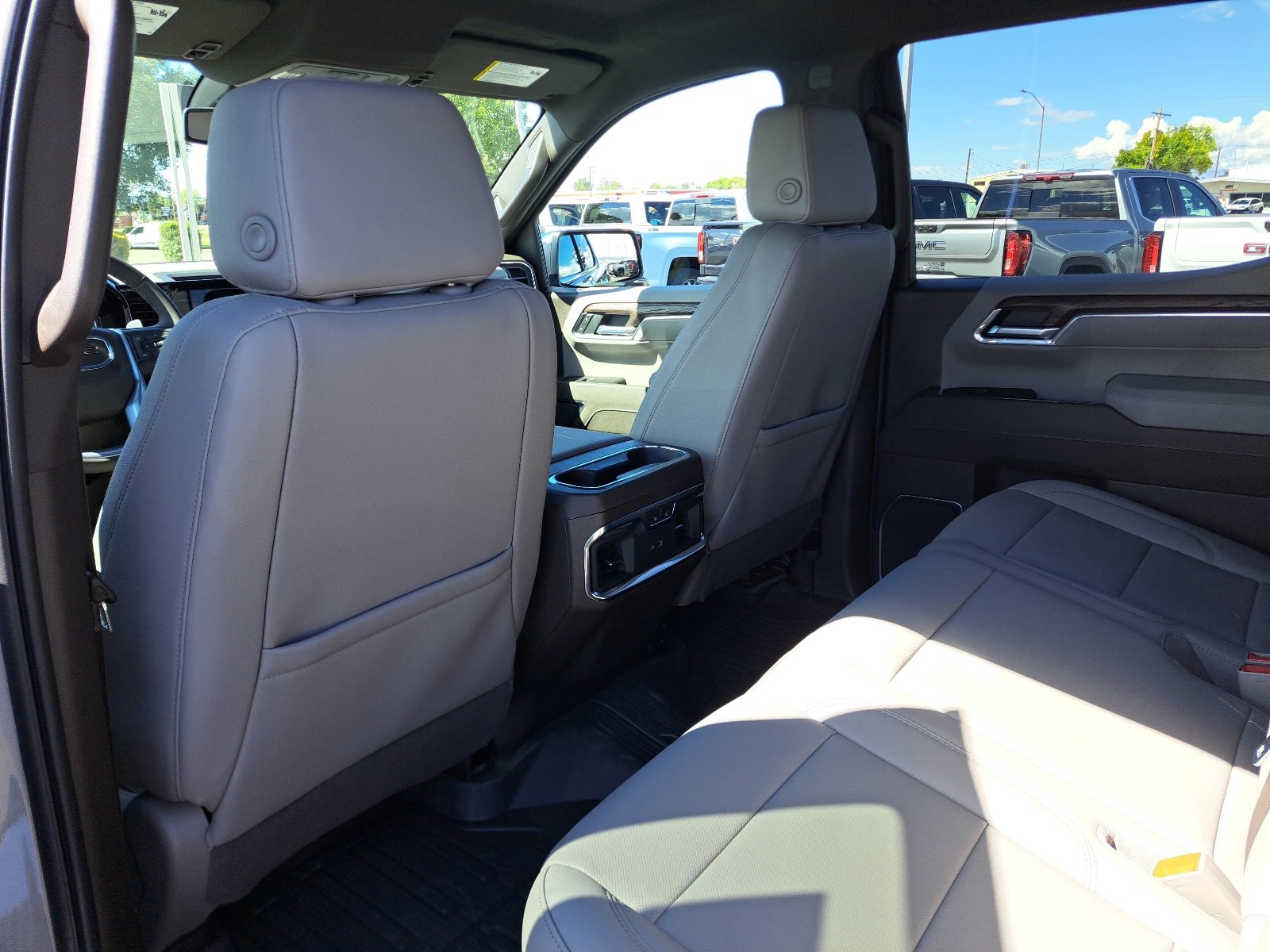 New 2026 GMC Sierra 1500 SLT w/ SLT Premium Package image 32