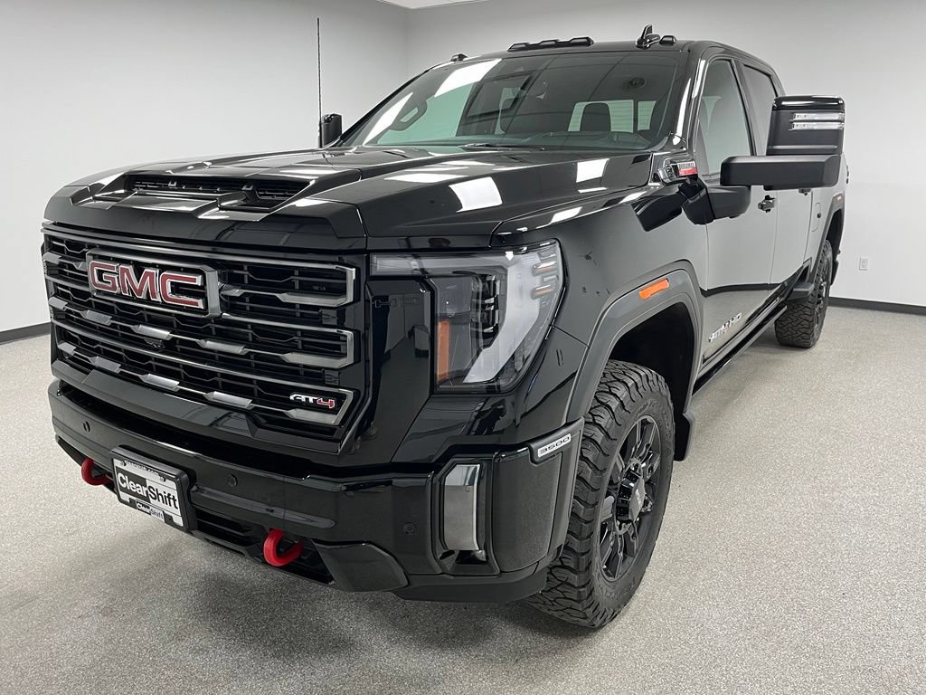 Used 2024 GMC Sierra 3500 AT4 w/ Technology Package AWD/4WD image 4