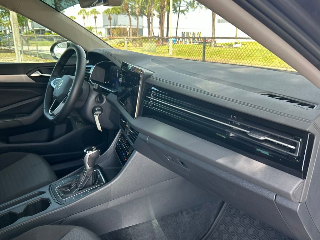 Used 2025 Volkswagen Jetta S image 44