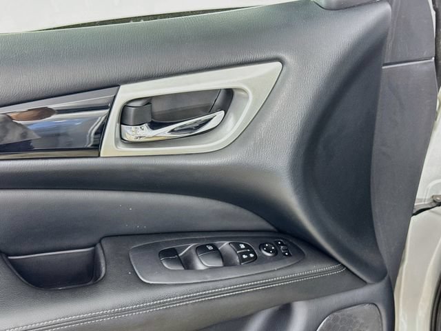 Used 2018 Nissan Pathfinder S FWD image 20