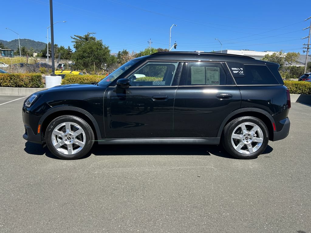 Used 2025 MINI Cooper Countryman SE AWD/4WD image 2