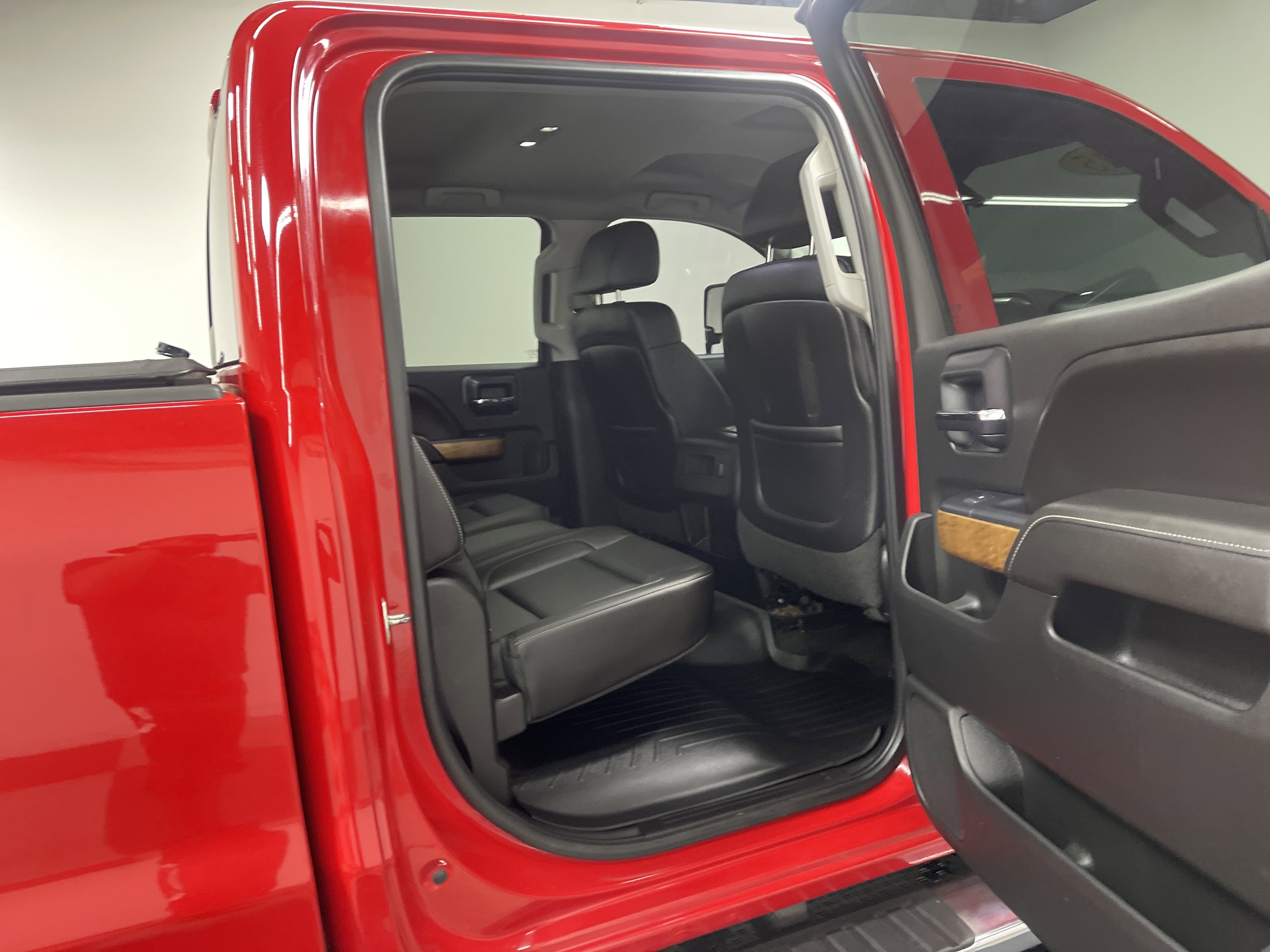 Used 2015 Chevrolet Silverado 2500 LTZ w/ Duramax Plus Package AWD/4WD image 19