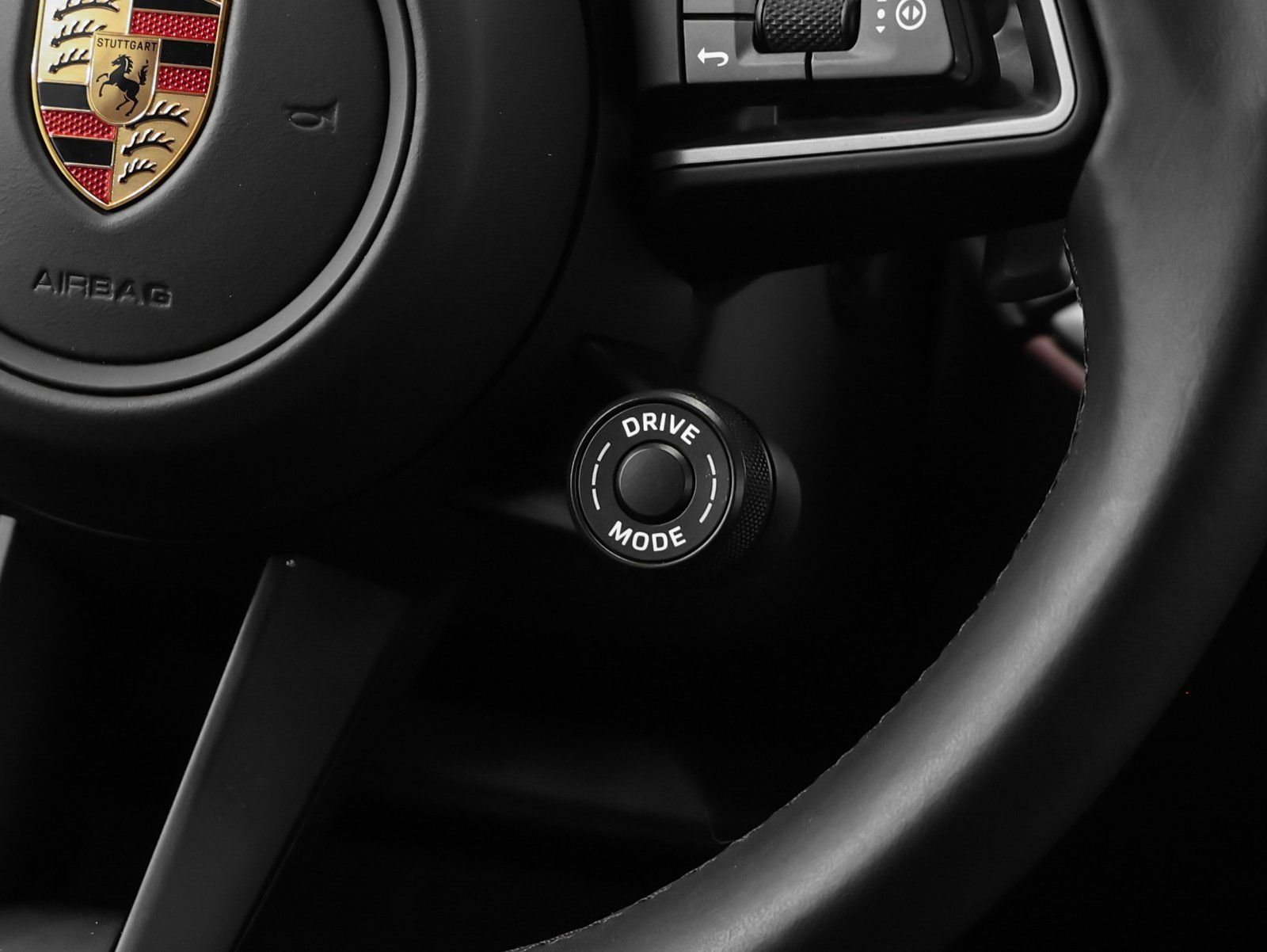 Certified 2025 Porsche Cayenne E-Hybrid image 34